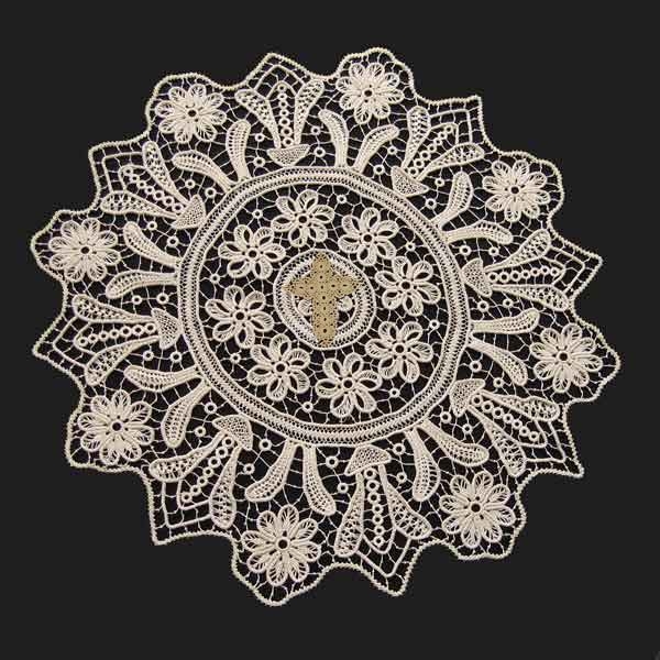 The inspiring story of The Lace Tablecloth